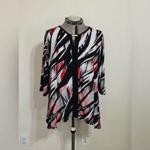 Avenue Women's Black, White, and Red Brushstroke Tunic